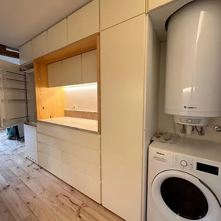 Apartamento Familiar Douradores 아파트 리스본
