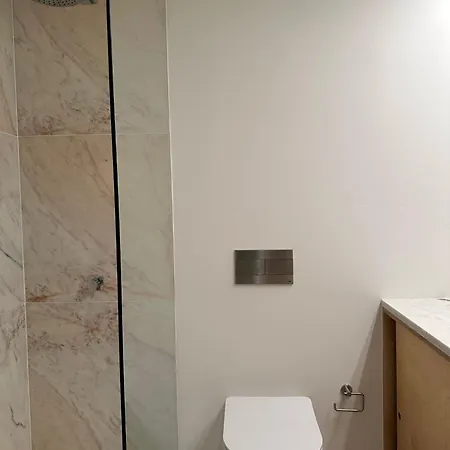 Apartamento Familiar Douradores 아파트 리스본